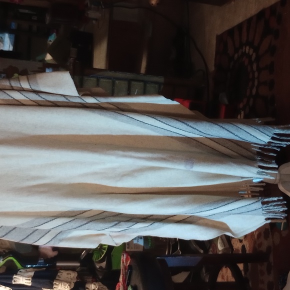 Authentic wool poncho came from Texas... - Picture 10 of 11